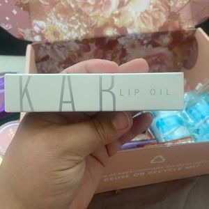 KAB lip oil